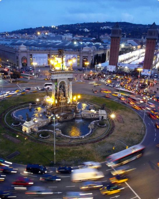 Plaça d'Espanya de nit